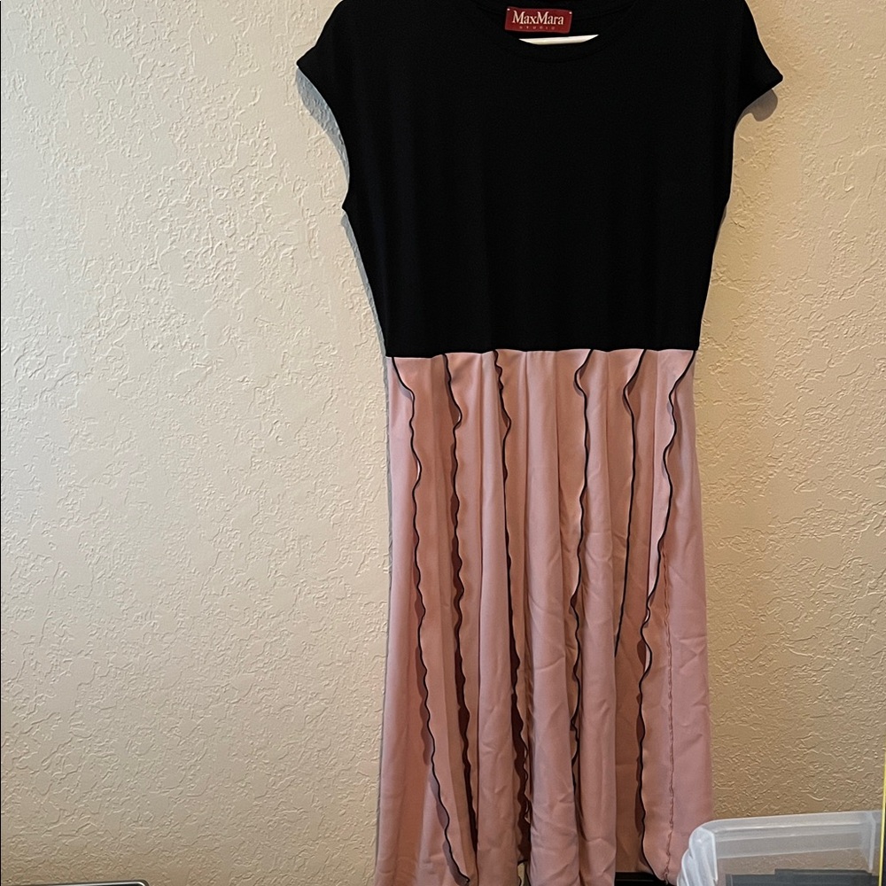 MaxMara Black and Pink Pleated Midi Dress